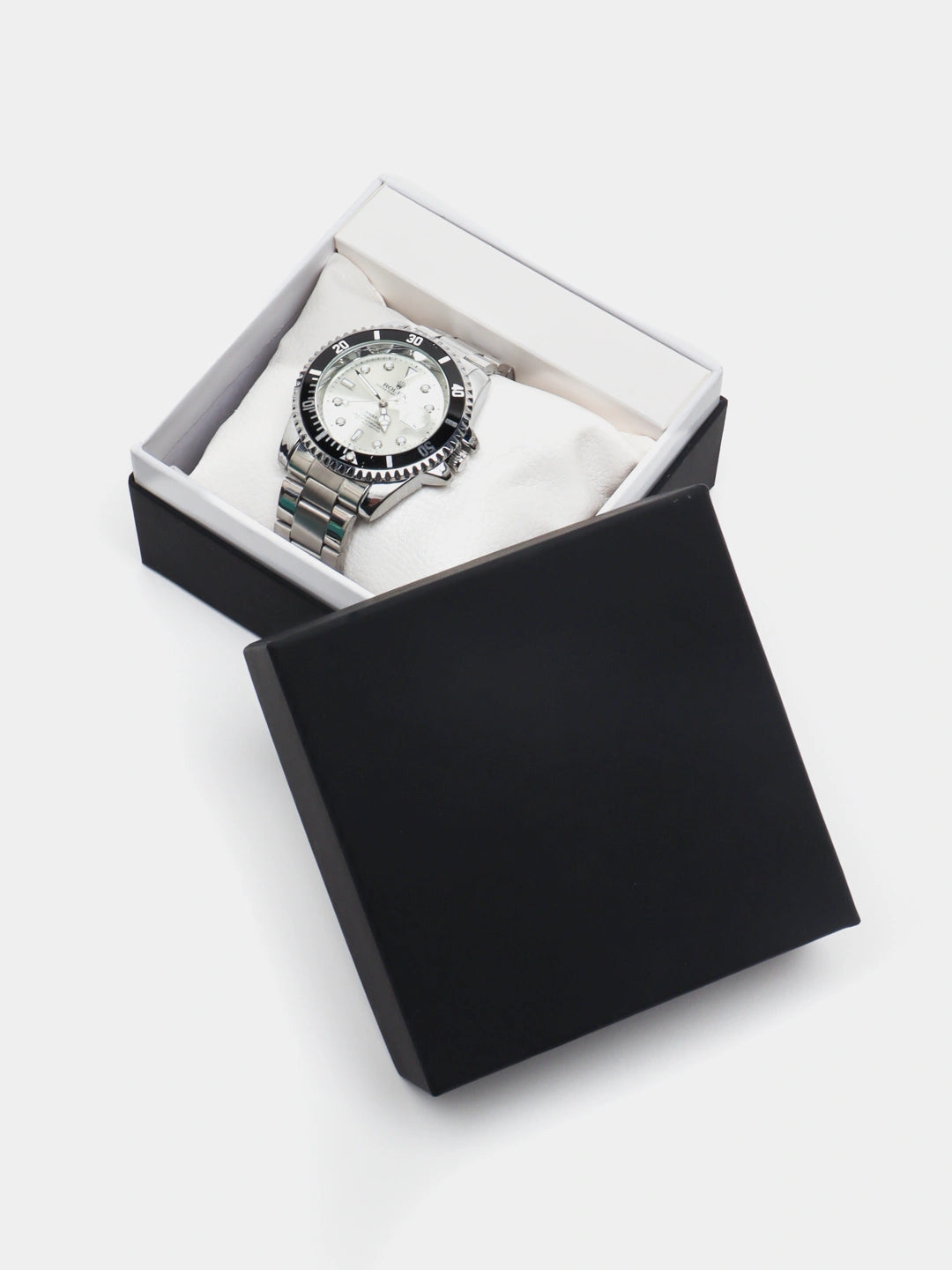Montre Homme Style Submariner Date – Cadran Blanc & Lunette Noire Sport