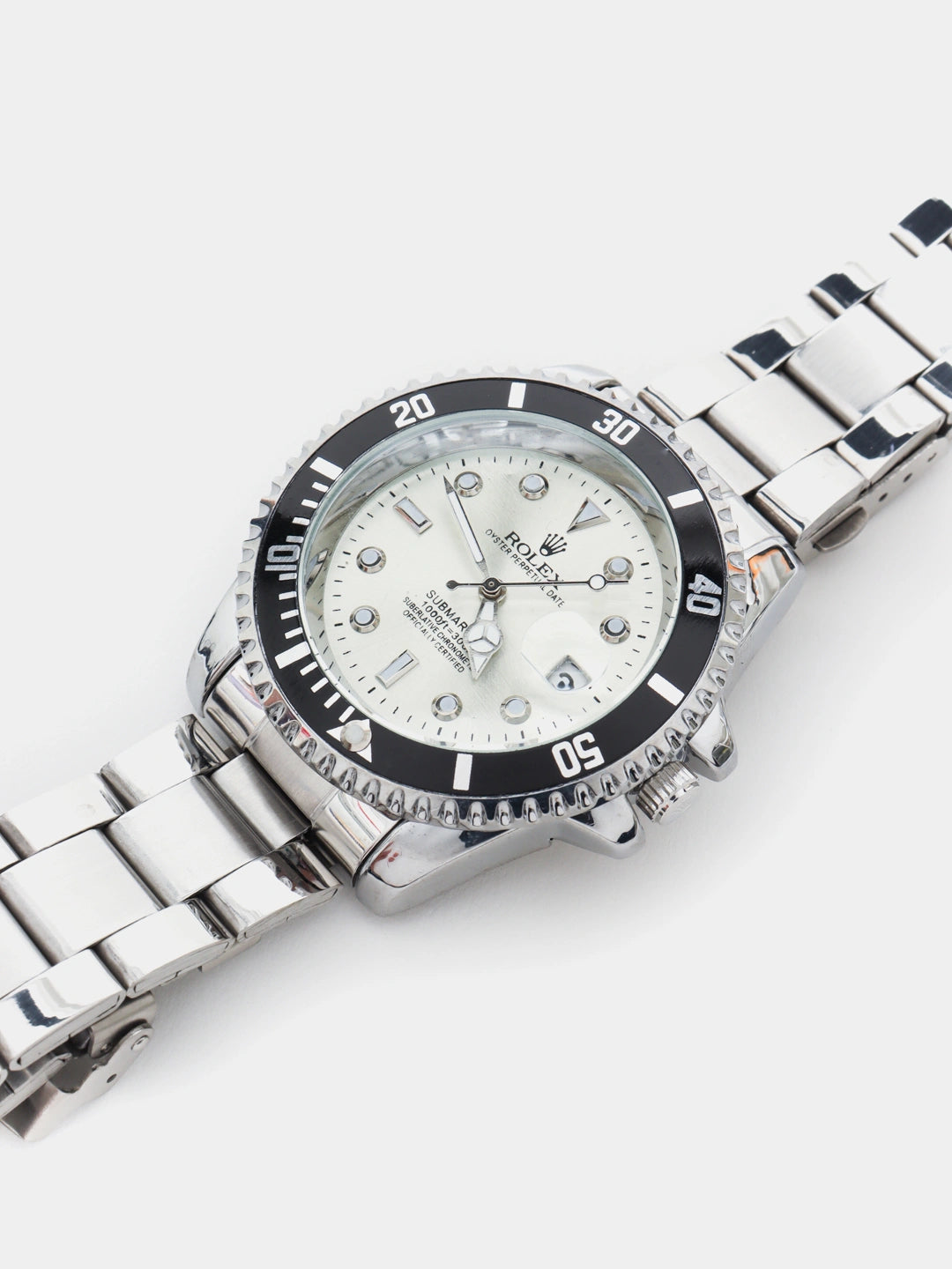 Montre Homme Style Submariner Date – Cadran Blanc & Lunette Noire Sport
